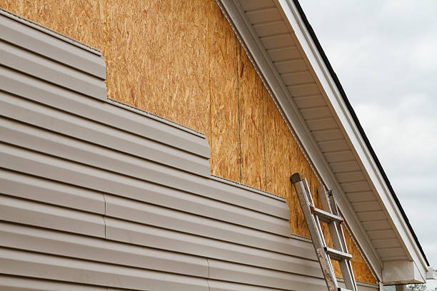 Professional Vinyl Siding technician working in Pulaski, NY